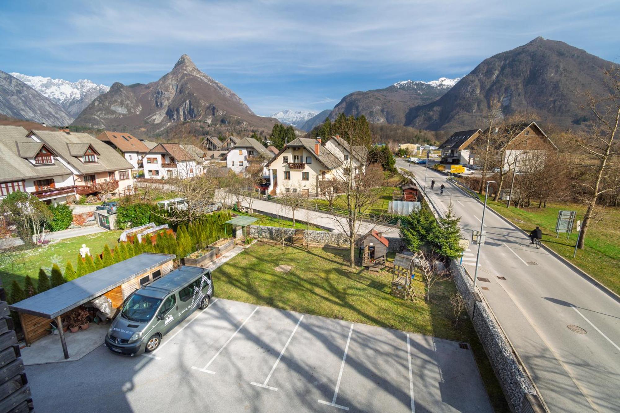Apartments Skok With Rafting And Free Parking Бовец Екстериор снимка