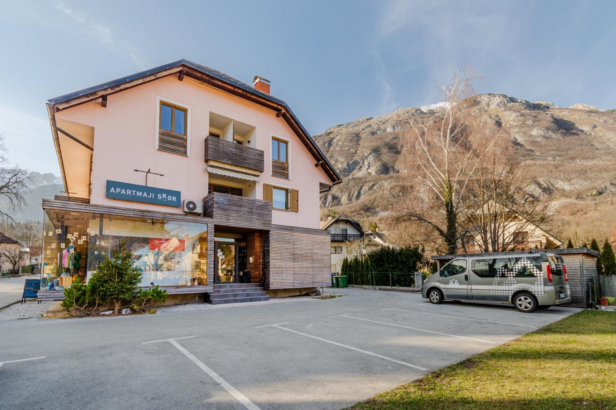 Apartments Skok With Rafting And Free Parking Бовец Екстериор снимка
