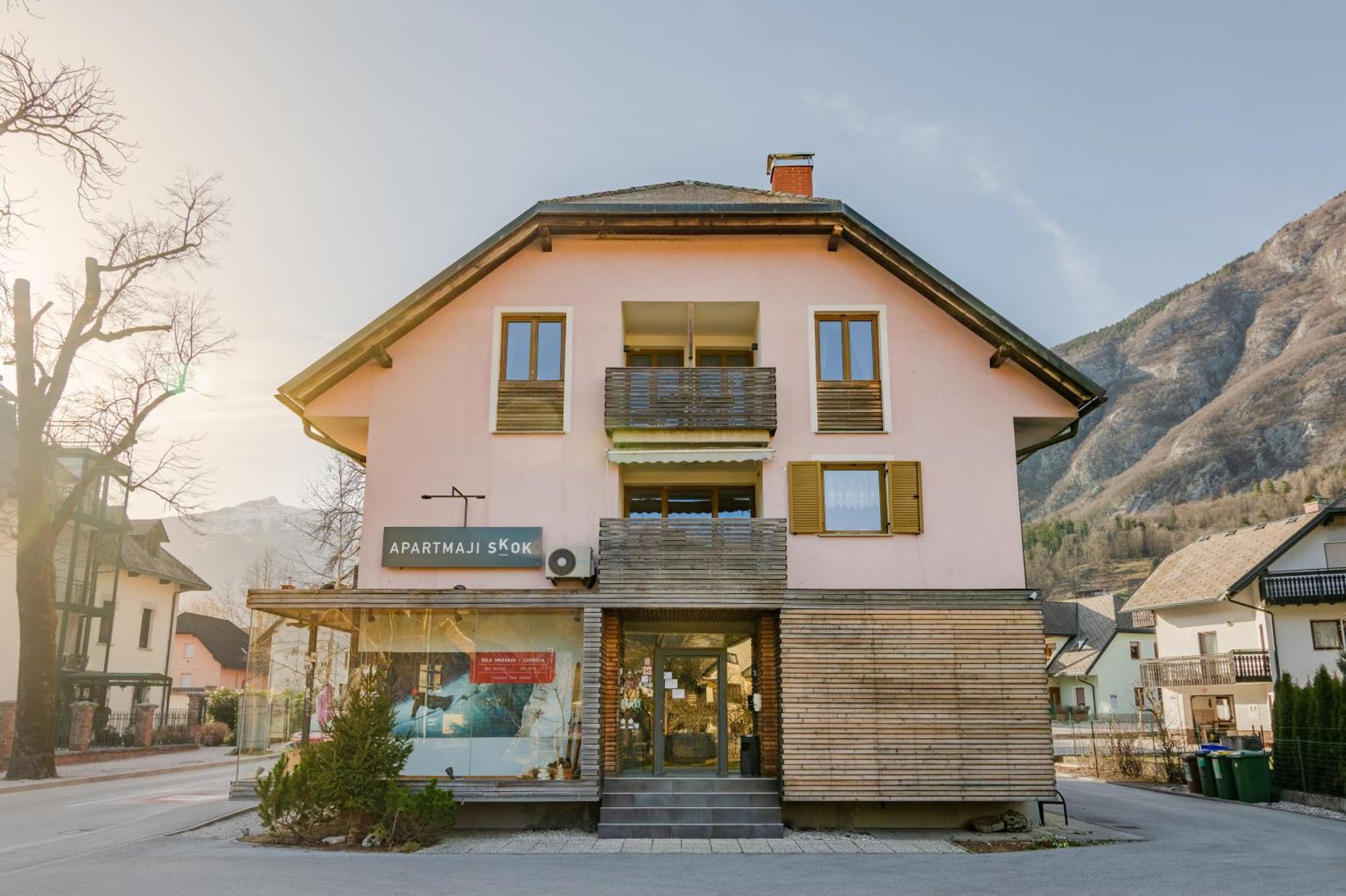 Apartments Skok With Rafting And Free Parking Бовец Екстериор снимка