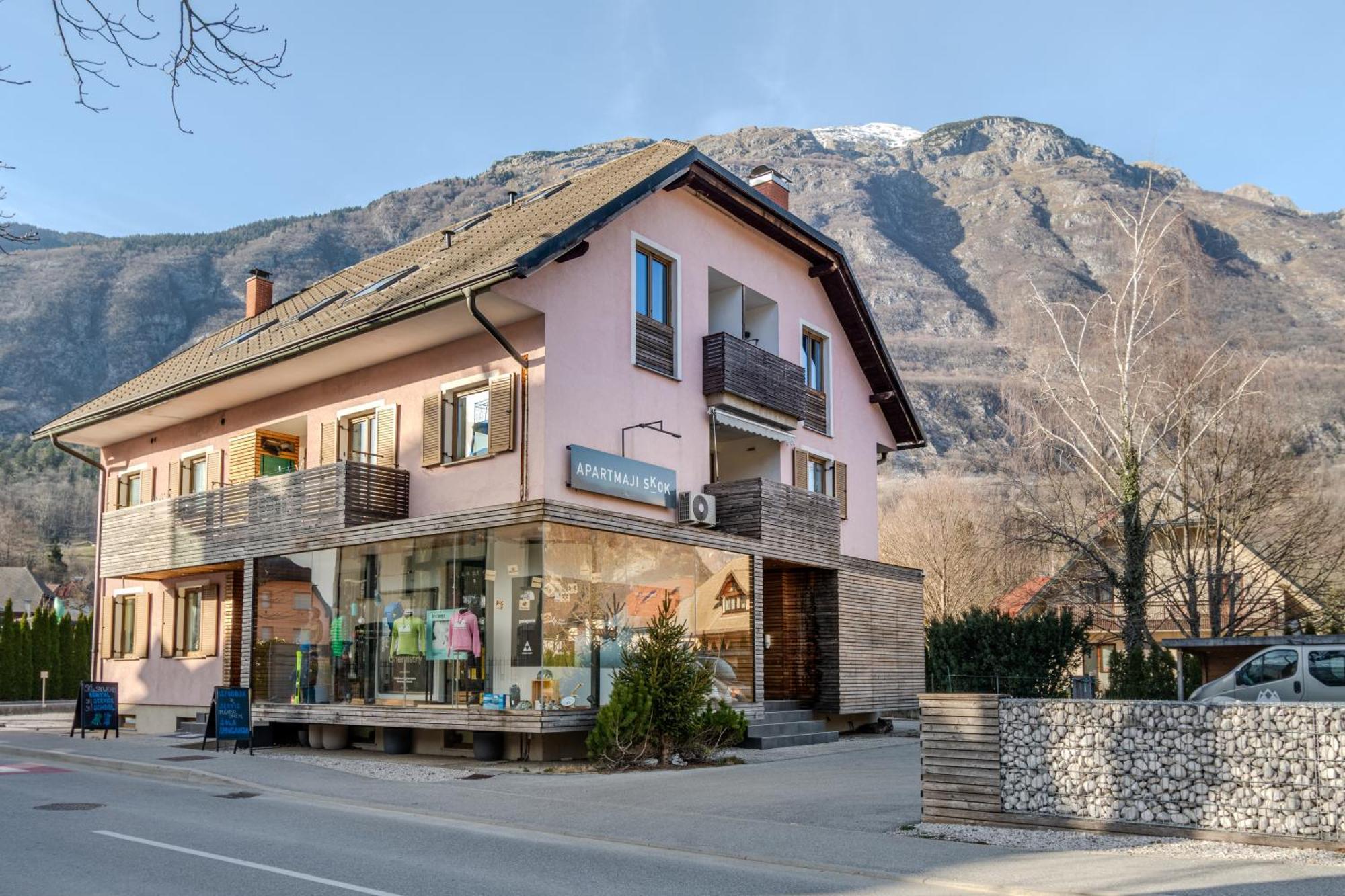 Apartments Skok With Rafting And Free Parking Бовец Екстериор снимка