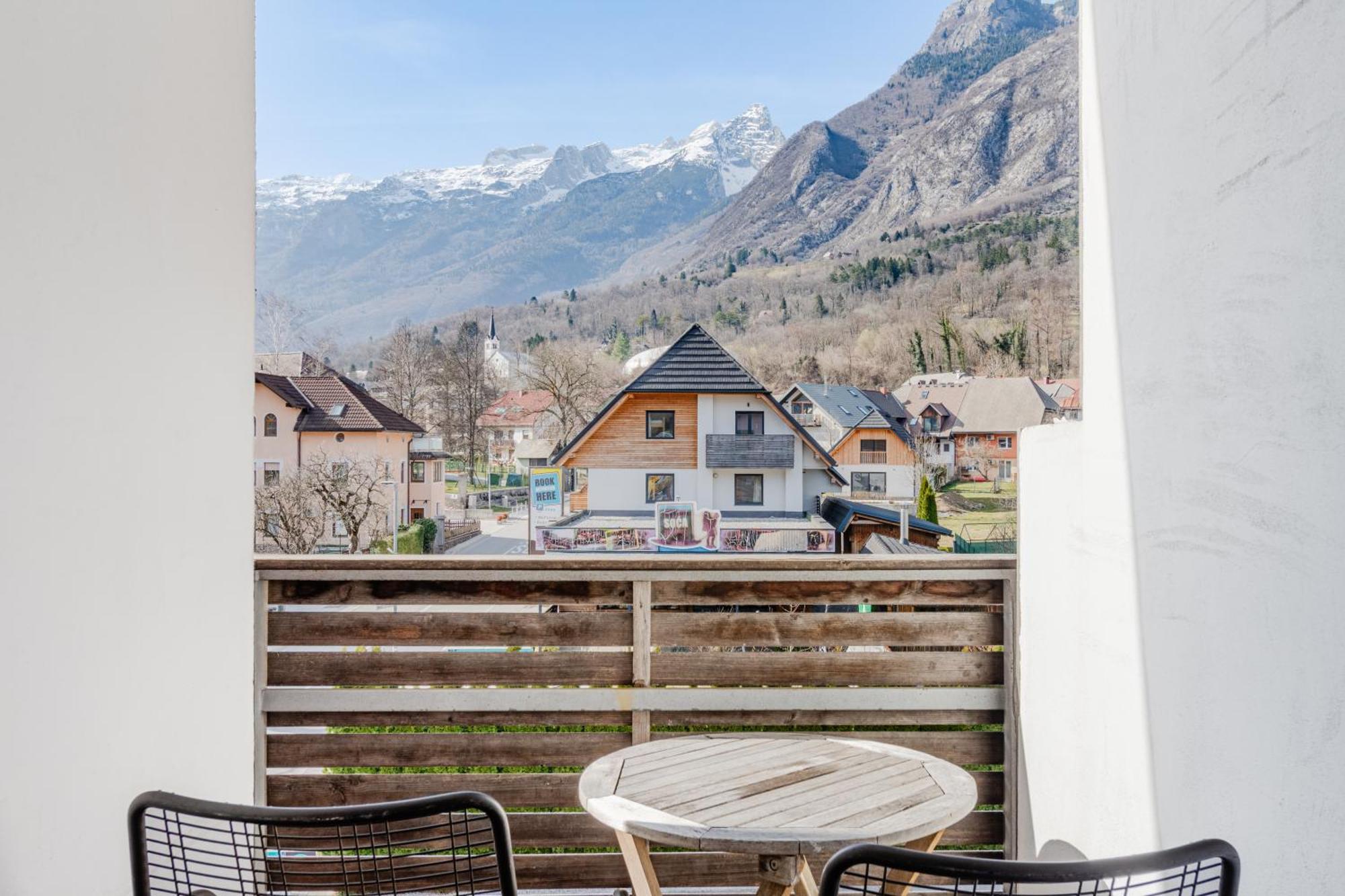 Apartments Skok With Rafting And Free Parking Бовец Екстериор снимка